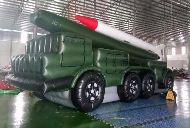 吐鲁番部队小型导弹车