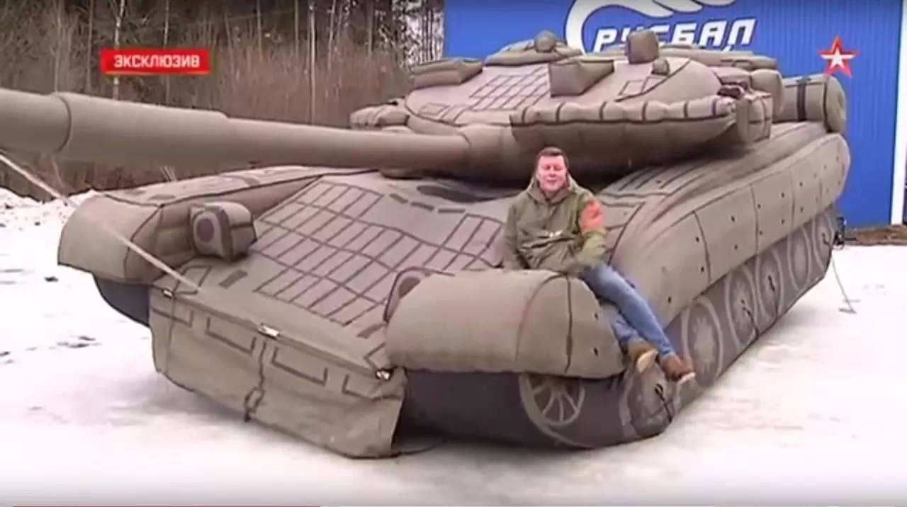 吐鲁番充气军事坦克