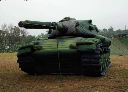 吐鲁番军用坦克模型